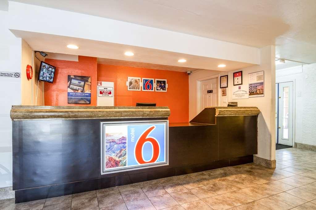 Motel 6 Glendale AZ Beltér fotó