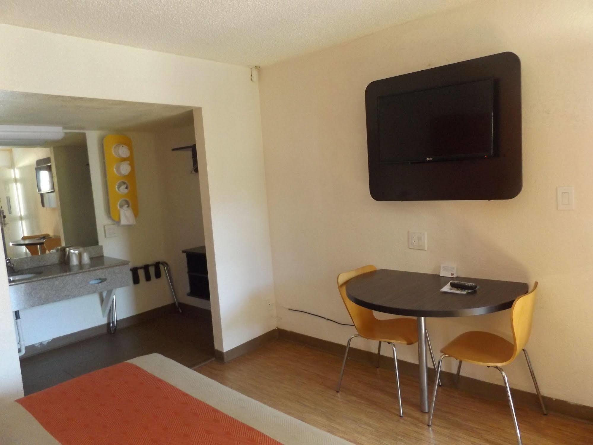 Motel 6 Glendale AZ Kültér fotó