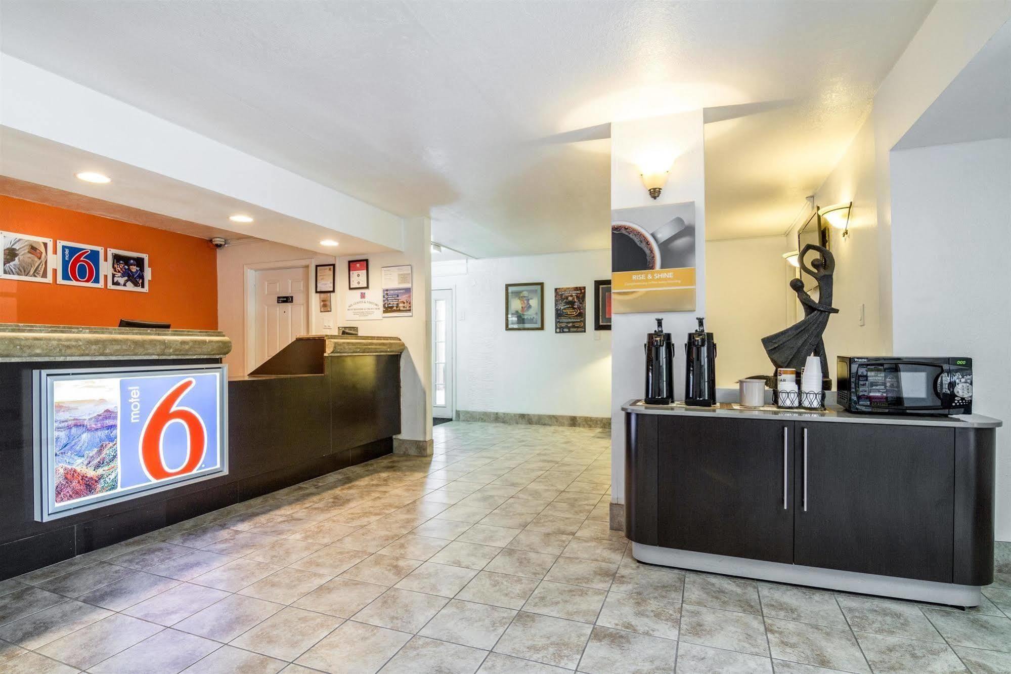 Motel 6 Glendale AZ Kültér fotó