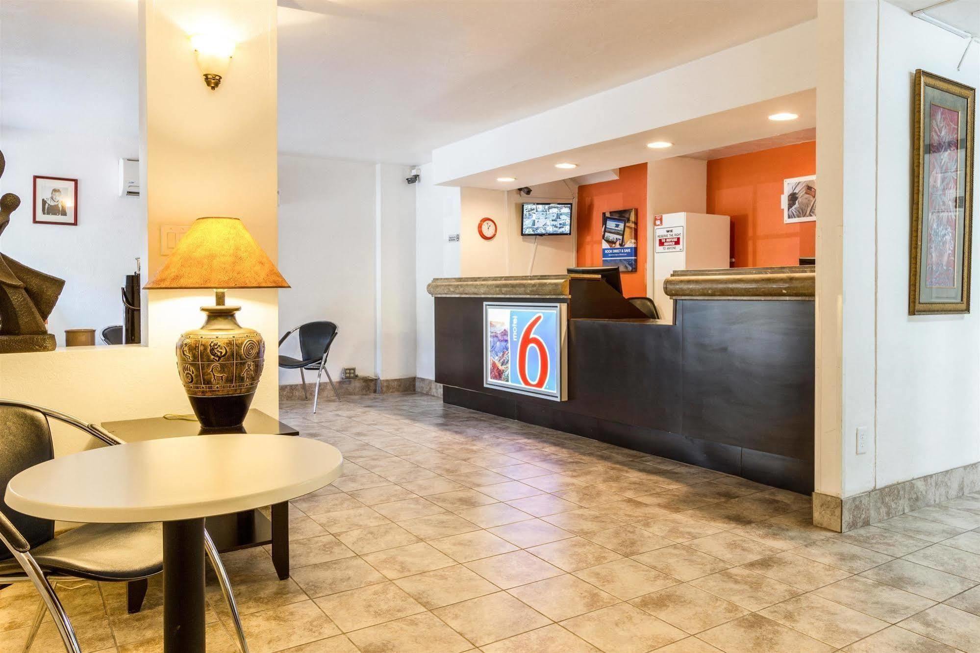 Motel 6 Glendale AZ Kültér fotó