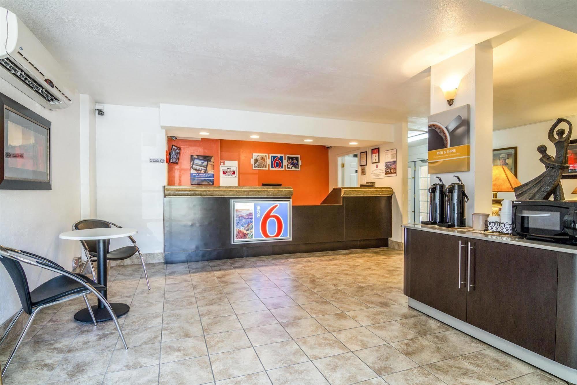 Motel 6 Glendale AZ Kültér fotó